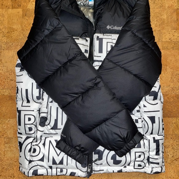 Brand New Columbia Jacket. Really cool design. - Picture 3 of 6